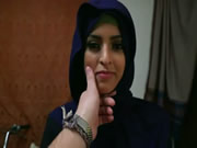 Stunning Arab 女の子 In Beautiful Blue Veil